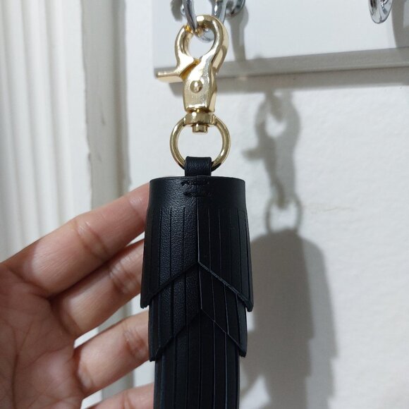 Spartina 449 Handbag Charm Black Gold Leather Tassel Keyring Charm - Picture 2 of 7